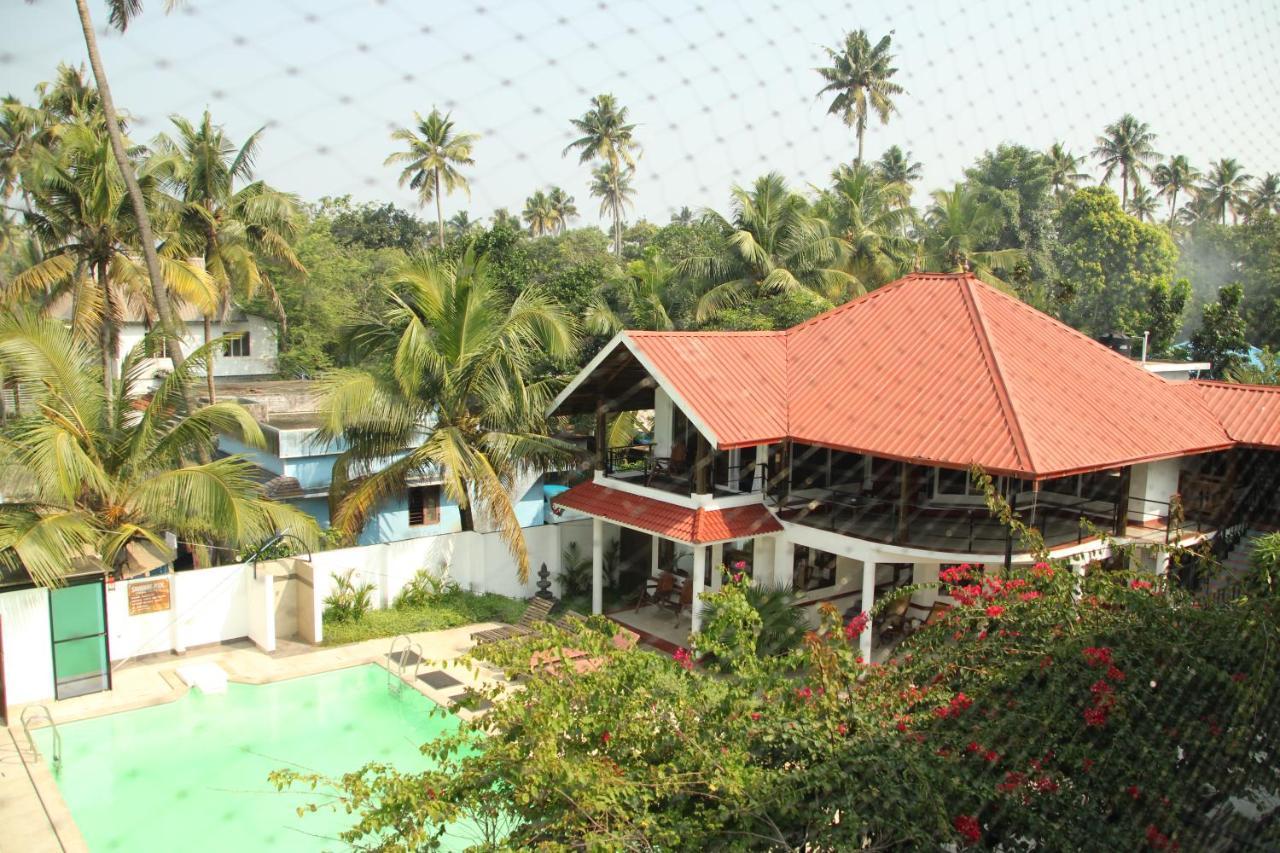 Petit Elephant Cherai Beach Bagian luar foto